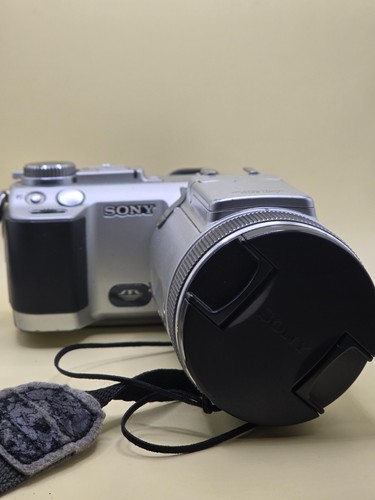Sony cyber shot dsc f717 - dsc-f717, 5mp